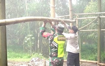 Polres Minahasa menertibkan sembilan arena sabung ayam di Desa Kayuuwi, Kawangkoan Barat, yang disebut beromzet puluhan juta rupiah.