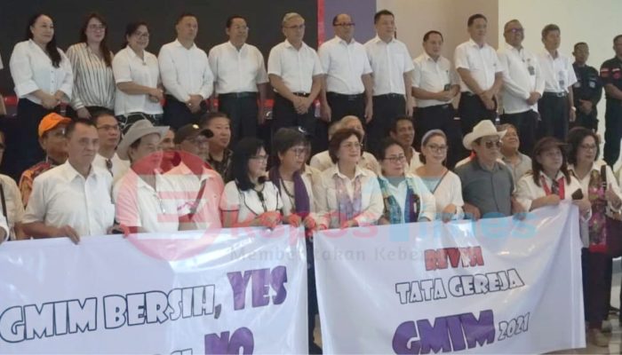 Ratusan Jemaat GMIM Demo Damai di Tomohon, Serukan Reformasi Total dan Revisi Tata Gereja