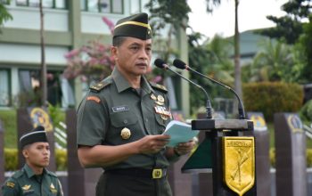 Brigjen TNI Bagus Suryadi Tayo memimpin Upacara Bendera Kodam XIII/Merdeka di Manado