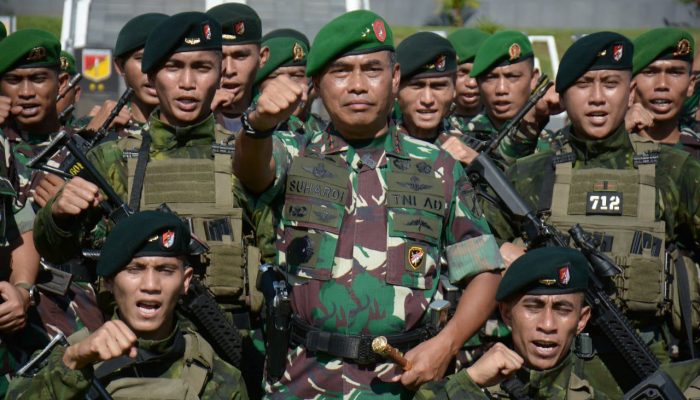 Satgas Rajawali 712 Disambut Meriah Pangdam Merdeka