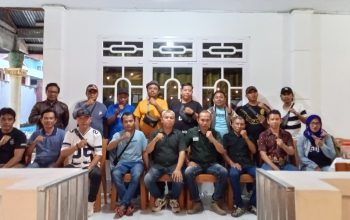 Sejumlah wartawan Kota Bitung menghadiri pembekalan kode etik jurnalistik dan PD-PRT PWI di Gedung Pertemuan Kelurahan Kadoodan, Madidir, Bitung.