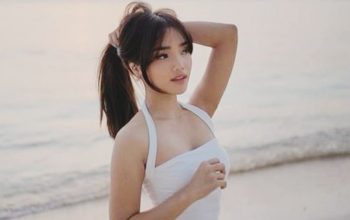 Fuji dan Verrell Bramasta tersenyum bersama saat menghadiri sebuah acara hiburan, menjadi pusat perhatian warganet.