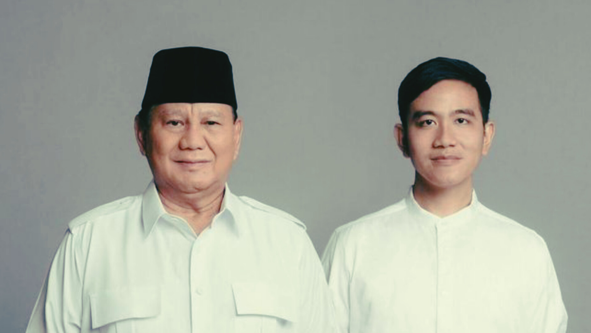 Presiden Prabowo dan Wapres Gibran mengikuti upacara Hari Lahir Pancasila dengan latar belakang Burung Garuda Pancasila.