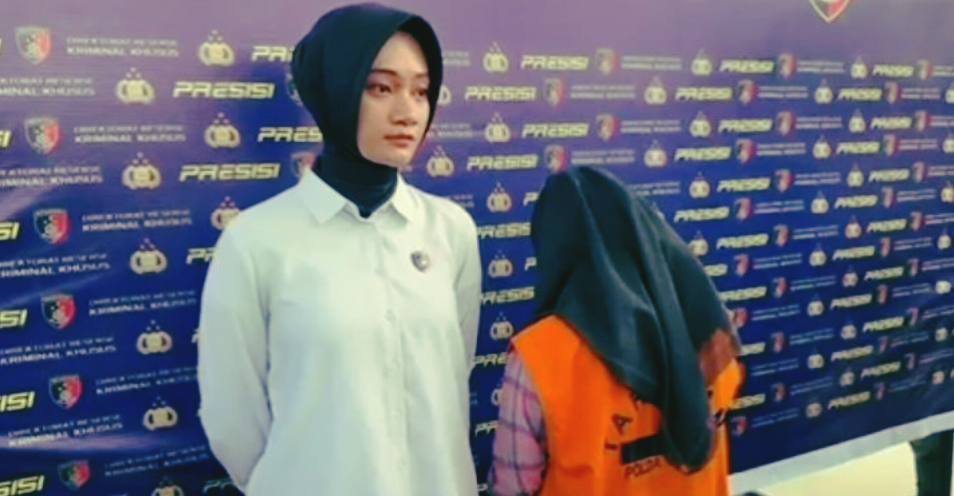 Konferensi pers Polda Jambi terkait penangkapan analis kredit Bank Jambi yang membobol rekening nasabah demi judi online.