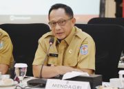 Mendagri Tito “Restui” Rapat di Hotel: Jangan Kasihan Daerah, Kasihan Hotelnya!
