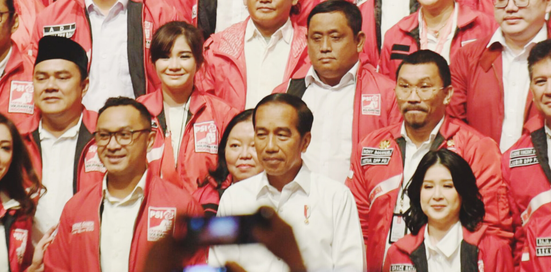 Presiden Jokowi memberikan keterangan pers di kediamannya di Solo terkait isu pencalonan ketua umum PPP.