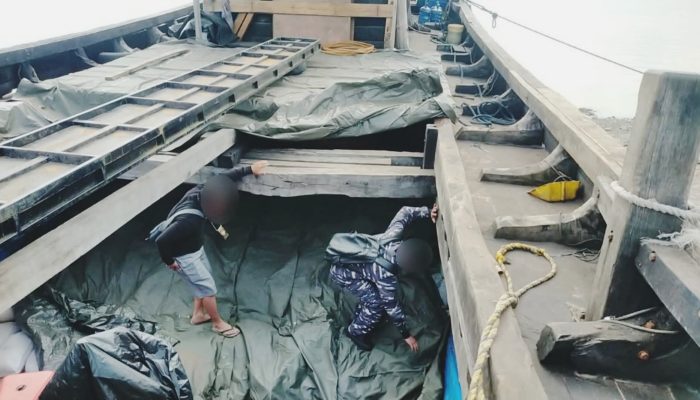 Gagal ke Malaysia! TNI AL Bongkar Penyelundupan 25 Ton Pasir Timah Ilegal dari Bangka