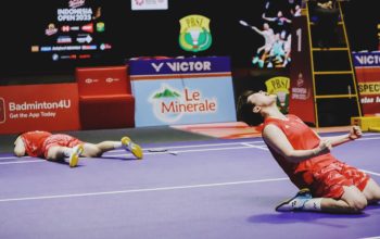 Liu Sheng Shu dan Tan Ning rayakan kemenangan usai menumbangkan ganda Malaysia di final Indonesia Open 2025