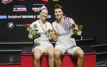 Thom Gicquel dan Delphine Delrue rayakan kemenangan usai menjuarai Indonesia Open 2025 di sektor ganda campuran