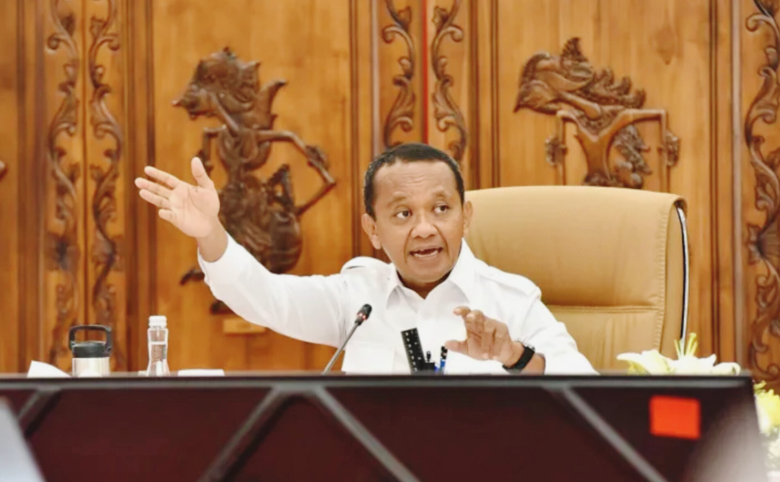 Menteri ESDM Bahlil Lahadalia berbicara dalam peringatan Hari Kewirausahaan Nasional 2025 di Jakarta tentang peran UMKM dalam sektor tambang.