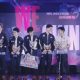 Logo tim RRQ, Onic Esports, dan TLID menghiasi panggung turnamen MPL Season 15
