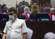 Tangis Hakim Pecah, Mantan Pejabat MA Zarof Ricar Divonis 16 Tahun karena Timbun Uang dan Emas Rp1 Triliun
