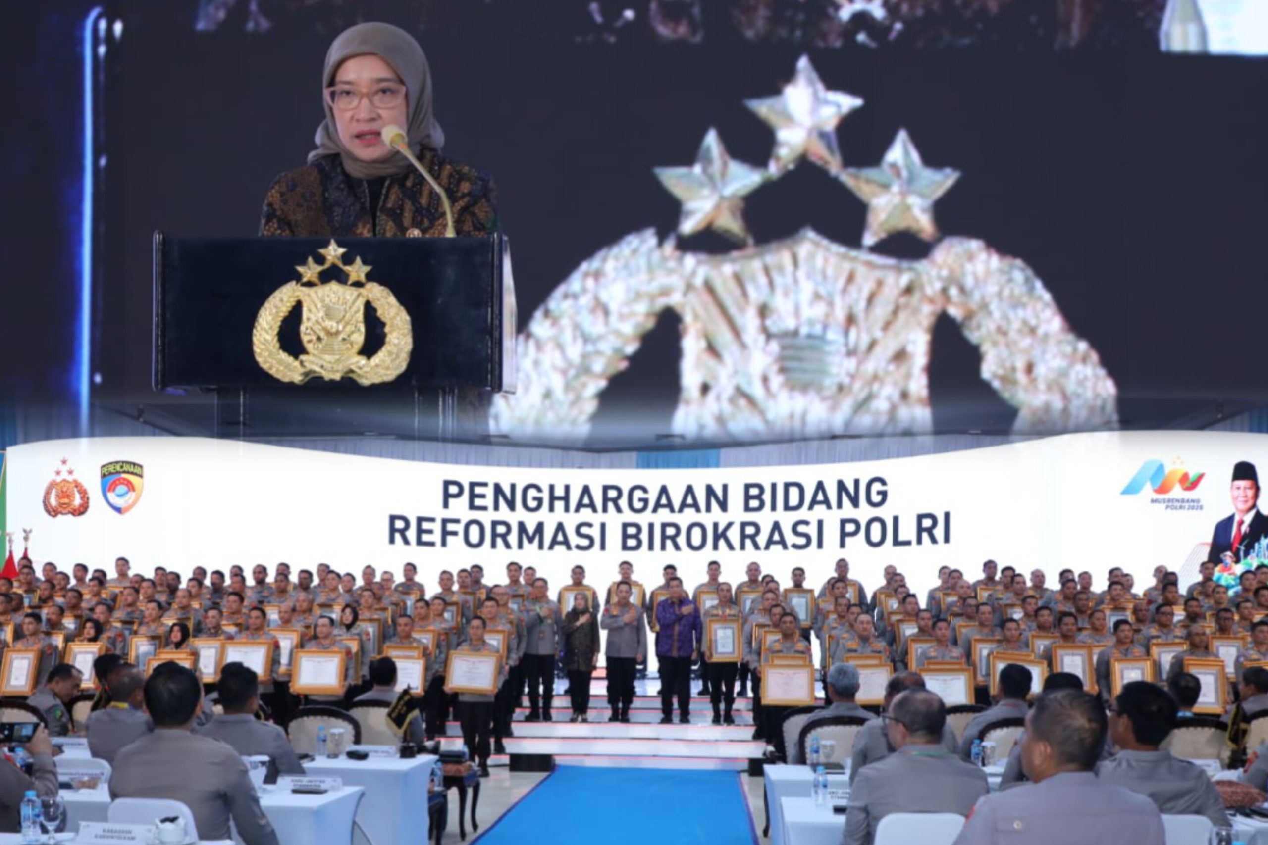 Polri berperan aktif dalam pemberantasan kemiskinan dan mafia ekonomi sebagai bagian dari Reformasi Birokrasi Tematik.