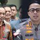 Penyidik kepolisian berdiskusi dengan tim ahli lintas disiplin dalam kasus dugaan ijazah palsu Presiden Joko Widodo.