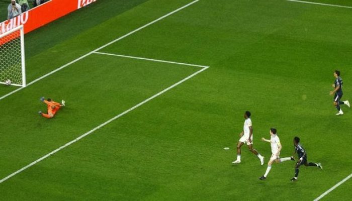 Los Blancos Menggila! Madrid Taklukan Salzburg 3-0, Melaju ke 16 Besar Sebagai Juara Grup