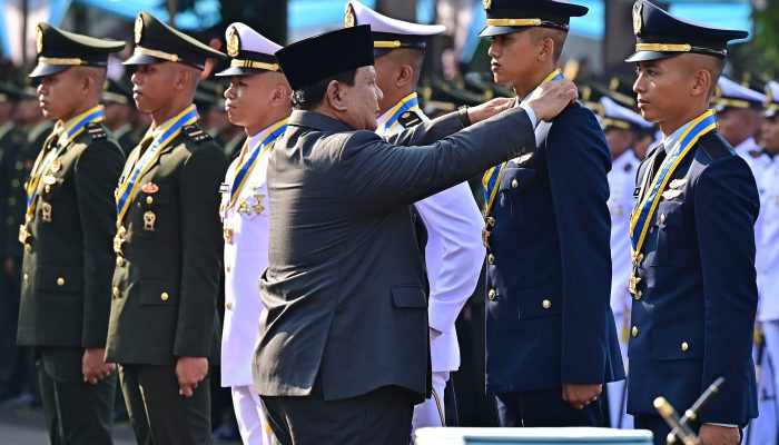 Prabowo Lantik 2.000 Perwira TNI-Polri dalam Praspa 2025 di Cilangkap