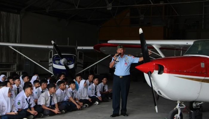 Langit Bukan Lagi Batas, MPLS Sekolah Angkasa di Lanud Husein Sastranegara Tanamkan Semangat Kedirgantaraan Sejak Dini