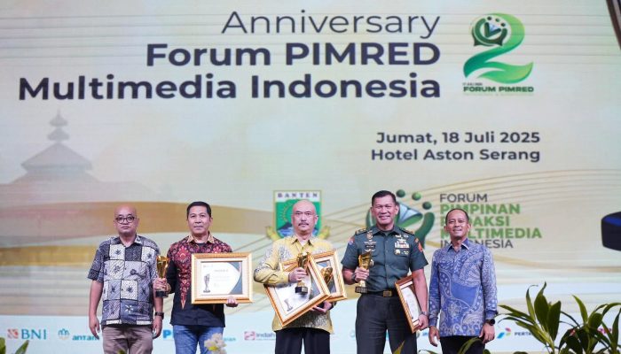Panglima TNI Jenderal Agus Subiyanto Raih Penghargaan Pemimpin Visioner di Pimred Award 2025