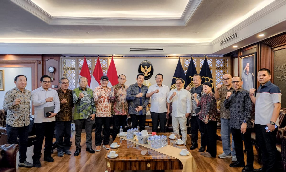 Panitia Kongres PWI 2025 saat audiensi dengan Menkumham RI dan Kapuspen TNI, membahas dukungan negara terhadap rekonsiliasi pers nasional.