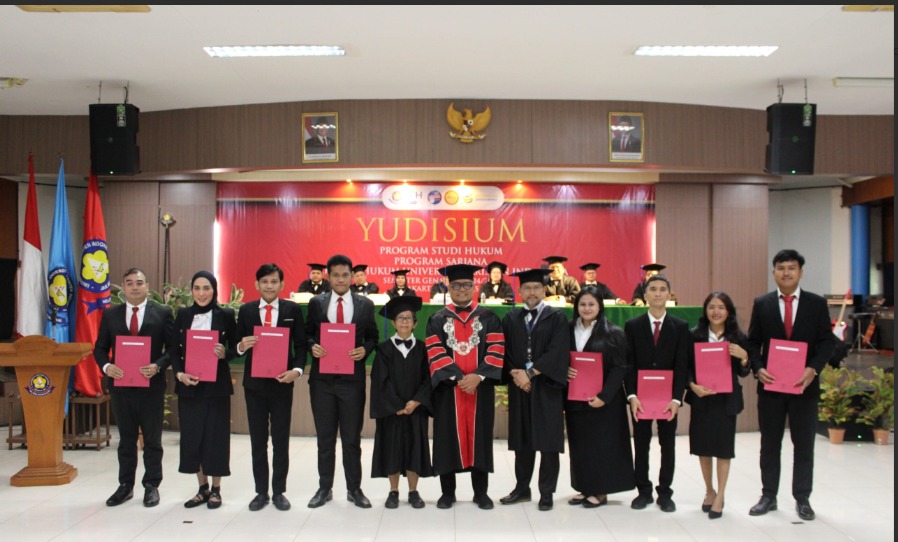 Yudisium Fakultas Hukum UKI 2025 meluluskan 55 sarjana hukum dengan nilai unggul dan karakter berintegritas.