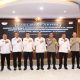 Irjen Pol Dwi Gunawan bersama Wakapolda Sulut Brigjen Pol Awi Setiyono saat taklimat akhir audit kinerja Itwasum Polri Tahap II di Aula Tribrata Polda Sulut.