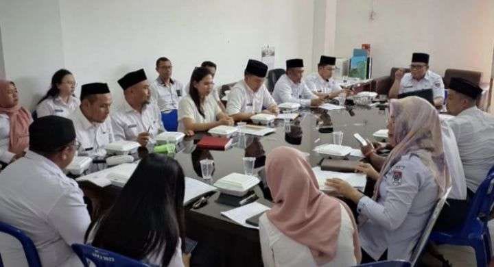 Rapat evaluasi pencegahan korupsi digelar Pemkab Boltim dipimpin Asisten Administrasi Umum bersama OPD jelang Rakor KPK wilayah Sulawesi Utara.