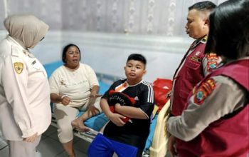 Tim Trauma Healing Polda Sulut mendampingi korban selamat KM Barcelona VA di RS Bhayangkara Manado