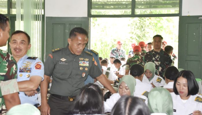 Mayjen Setiawibawa Sapa Langsung Peserta SPPI di Dodikjur Rindam Merdeka