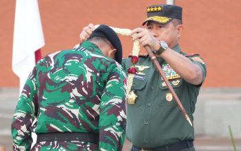 Panglima TNI Jenderal Agus Subiyanto menyambut Kontingen Patriot II usai tampil di Bastille Day 2025, disambut haru di Lanud Halim Perdanakusuma.
