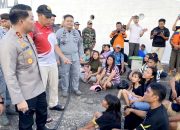 Kapolda Sulut Turun Langsung Evakuasi Penumpang KM Barcelona V A yang Terbakar di Perairan Talise