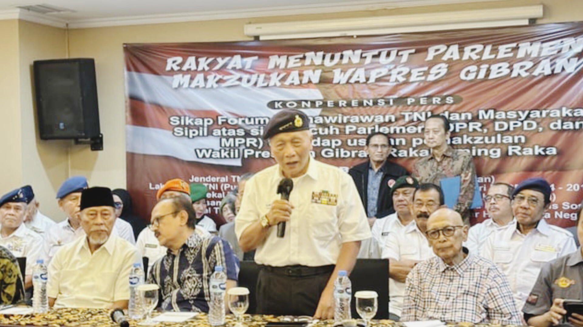 Purnawirawan TNI ancam duduki MPR jika desakan pemakzulan Gibran tidak direspons DPR RI.
