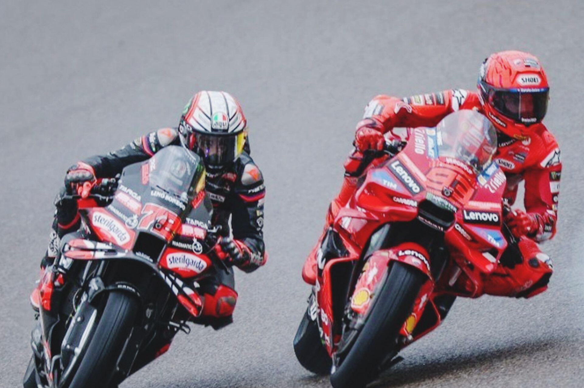 Marc Marquez pertahankan posisi terdepan di Sprint Race MotoGP Brno 2025 meski Acosta dan kondisi ban menantang