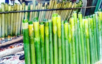 Warga Minahasa menyambut tamu dengan hidangan khas saat perayaan Pengucapan Syukur di Sulawesi Utara