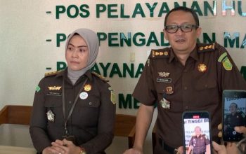 Alat berat beroperasi di kawasan hutan lindung Bengkulu, lokasi yang diduga menjadi pusat tambang ilegal dalam kasus korupsi pertambangan.