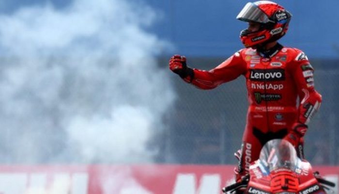 Teriakan Kemenangan di Sachsenring, Marquez Bangkit dari Kesalahan, Tumbangkan Bezzecchi di Lap Terakhir