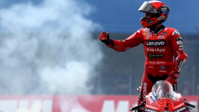 Marc Marquez rayakan kemenangan di Sprint Race MotoGP Jerman usai duel dramatis dengan Marco Bezzecchi