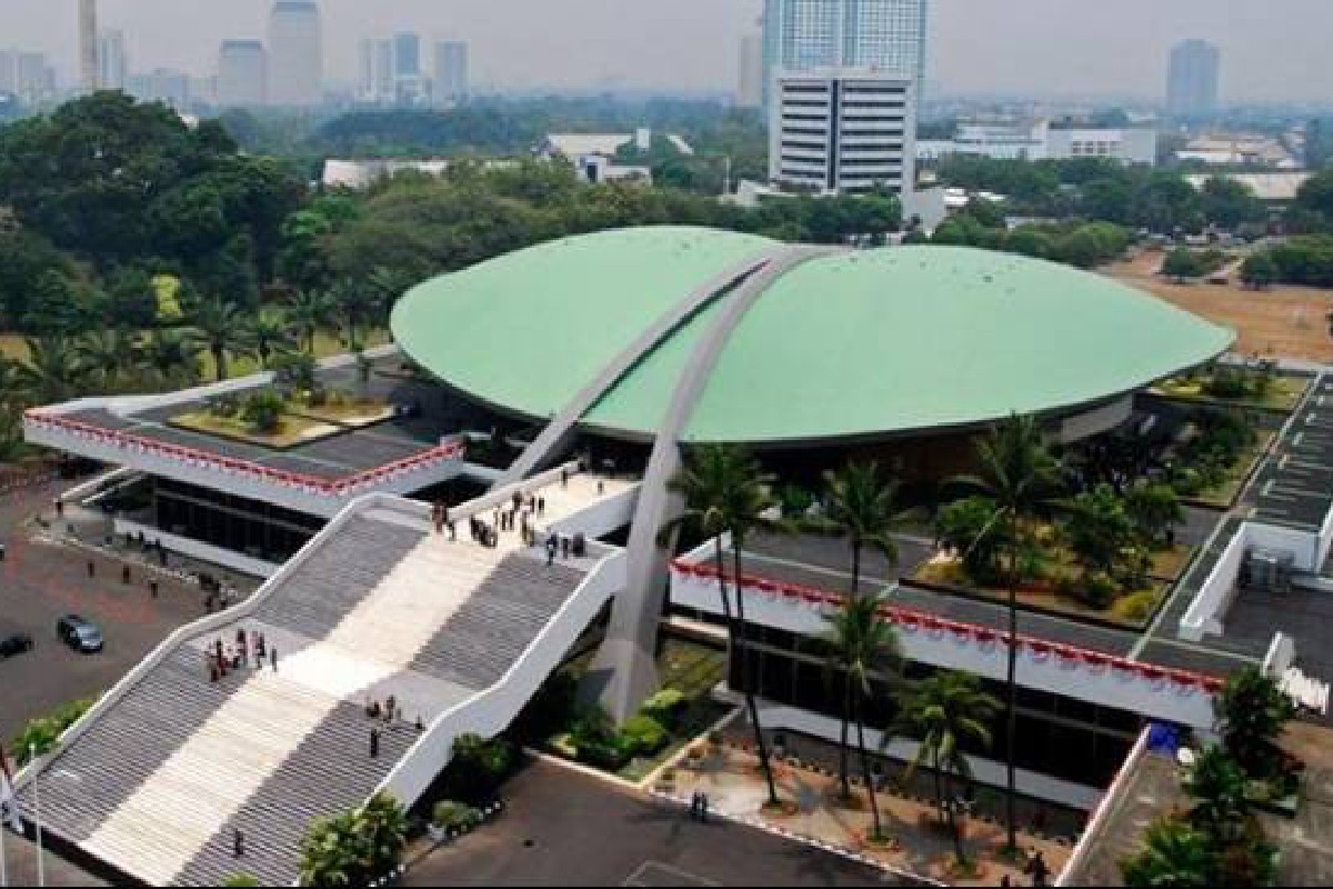Gedung DPR RI Jakarta, sorotan publik terkait tunjangan rumah anggota DPR di tengah mahalnya harga beras