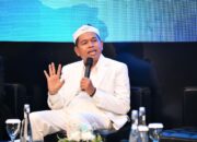 Gubernur Jawa Barat Dedi menegur keras Bupati Sukabumi usai kasus bocah 4 tahun meninggal dengan kondisi tubuh dipenuhi cacing.