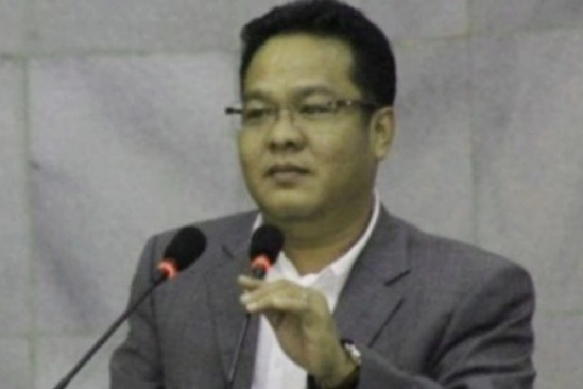 Presiden Prabowo Subianto memberikan amnesti kepada Yulianus Paonganan, terpidana kasus UU ITE atas unggahan yang menghina Jokowi pada 2015.