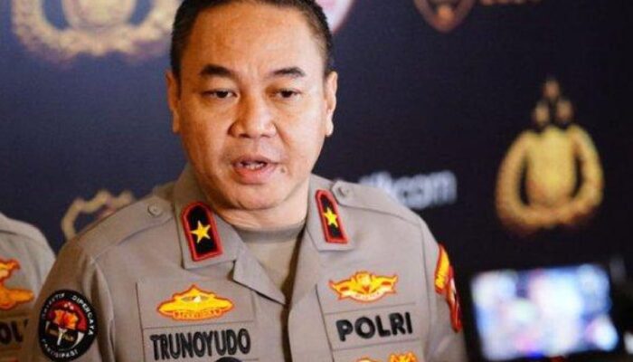 Merah Putih vs Topi Jerami: Polri Minta Masyarakat Hormati Simbol Negara
