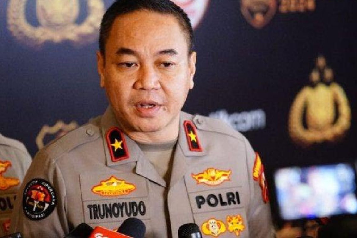 Brigjen Pol Trunoyudo Wisnu Andiko menjelaskan penetapan tiga tersangka kasus beras premium bermutu rendah dari PT FS dalam konferensi pers.