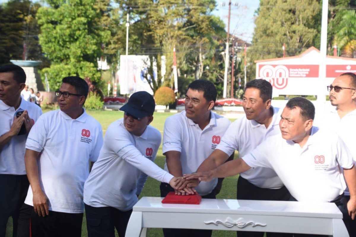 Kasdam XIII/Merdeka Brigjen TNI Yustinus Nono Yulianto hadiri apel pencanangan HUT RI ke-80 di Lapangan Kantor Gubernur Sulut.