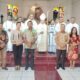 Letkol Inf Bonaventura Ageng Fajar Santoso bersama istri hadiri misa syukur 25 tahun imamat dan 30 tahun hidup membiara di Gereja Katolik Woloan.