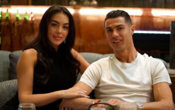 Cristiano Ronaldo melamar Georgina Rodriguez dengan cincin berlian raksasa di Riyadh