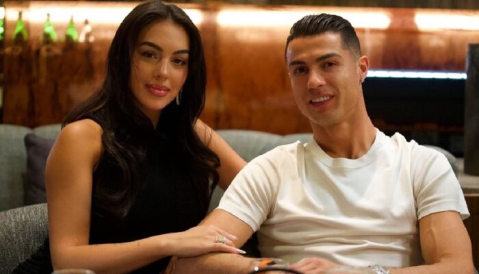 Cristiano Ronaldo Resmi Lamar Georgina Rodriguez, Cincin Berlian Raksasa Jadi Saksi Cinta