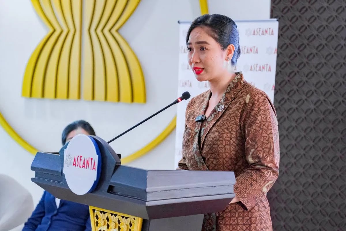 Wamenpar Ni Luh Puspa memberikan sambutan dalam Sosialisasi Wonderful Indonesia Awards, Rabu (13/8/2025), dihadiri perwakilan Dinas Pariwisata seluruh Indonesia.