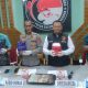 Petugas Ditresnarkoba Polda Sultra memperlihatkan barang bukti sabu seberat 6,8 kg hasil pengungkapan kasus Juli 2025.