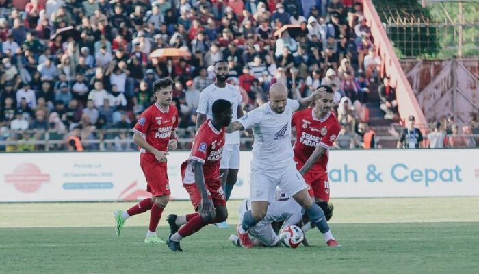 Gol Kamara Buyarkan Kemenangan Semen Padang, Laga Kontra PSM Berakhir Imbang 1-1