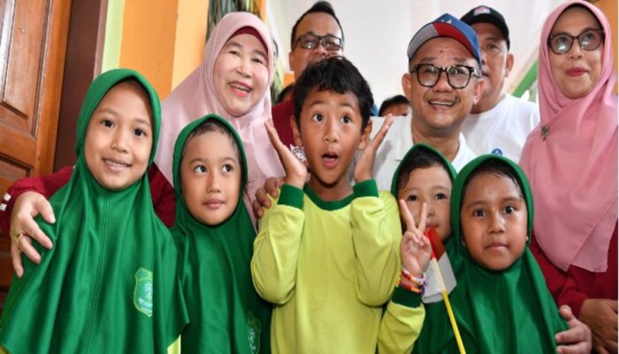 Meriah, Seribu Siswa SD di Pamulang Gelar Senam Anak Indonesia Hebat Bersama Mendikdasmen