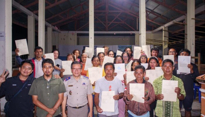Warga Kiama Akhirnya Tenang: 200 Sertipikat Tanah Resmi Diserahkan Lewat PTSL